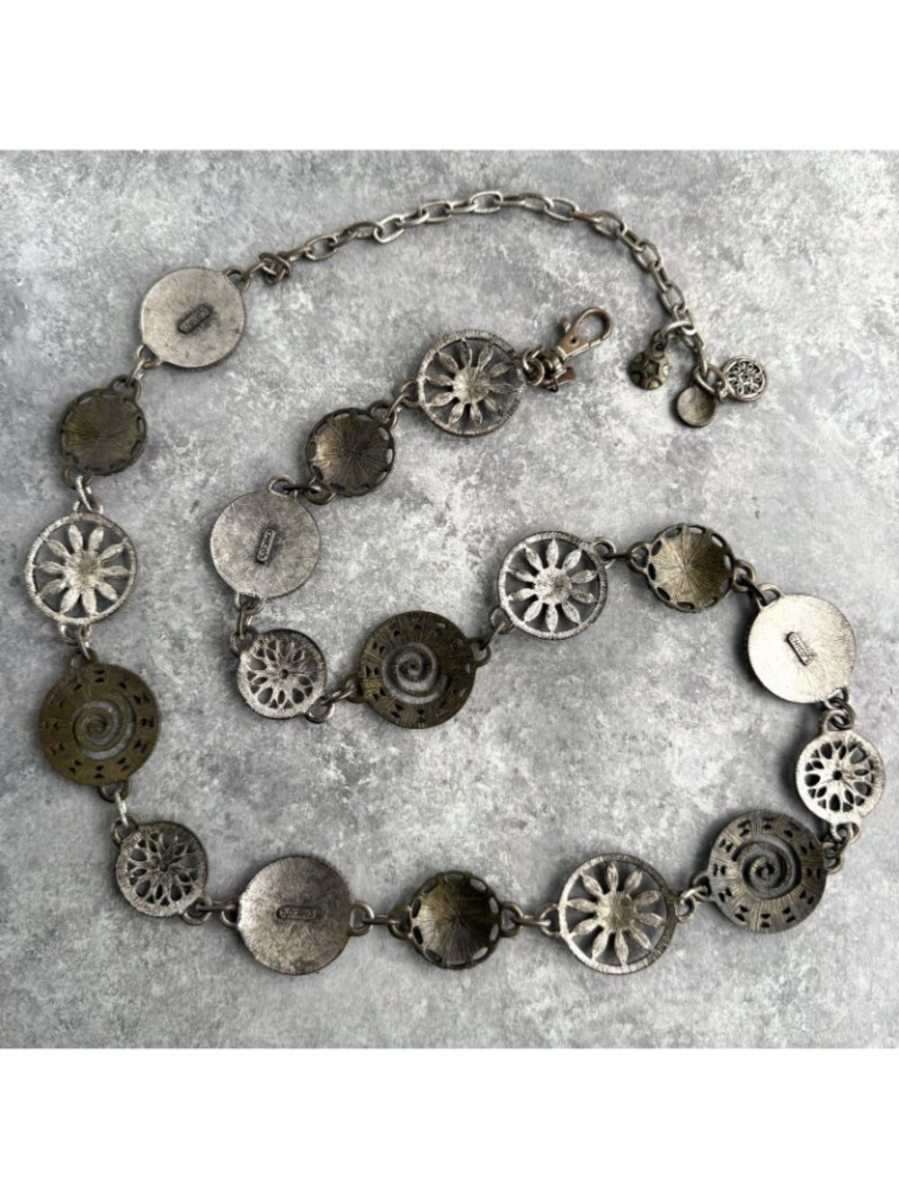 Chicos Floral Medallion Chain Belt Silver Tone Boho Adjustable Hipster Y2K VTG - Picture 3 of 4